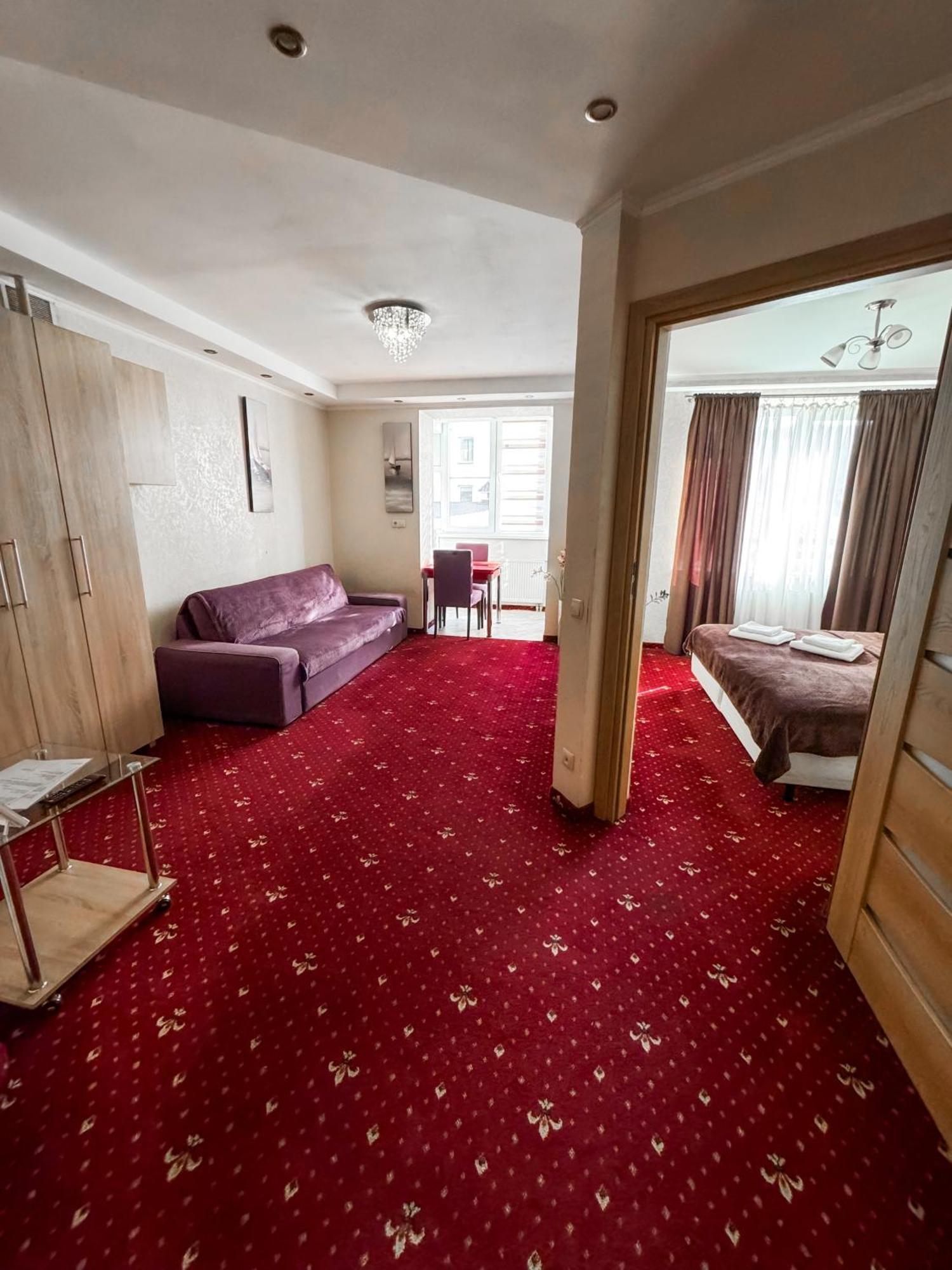 Apartments Deluxe Iwano-Frankiwsk Zewnętrze zdjęcie