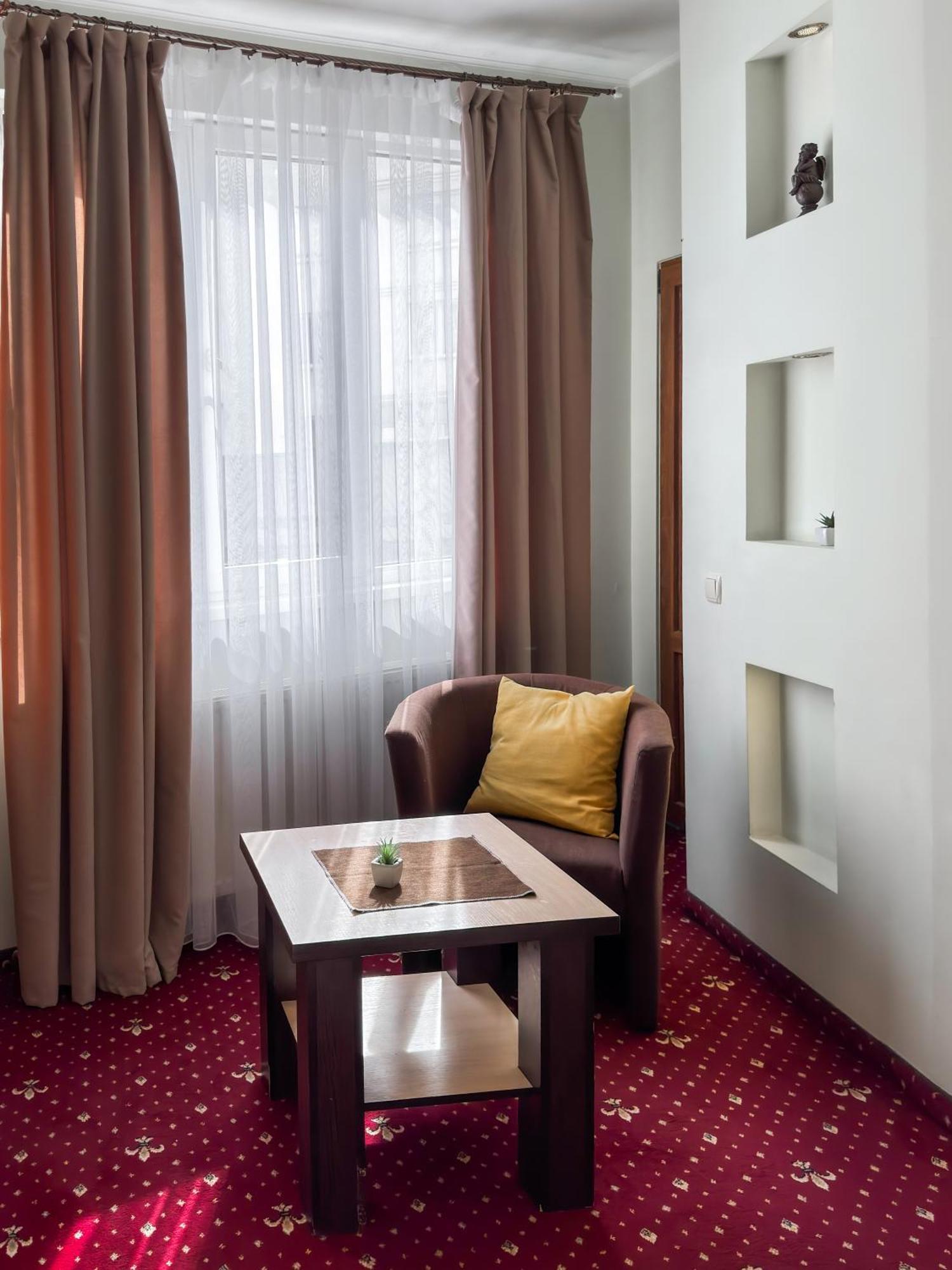 Apartments Deluxe Iwano-Frankiwsk Zewnętrze zdjęcie