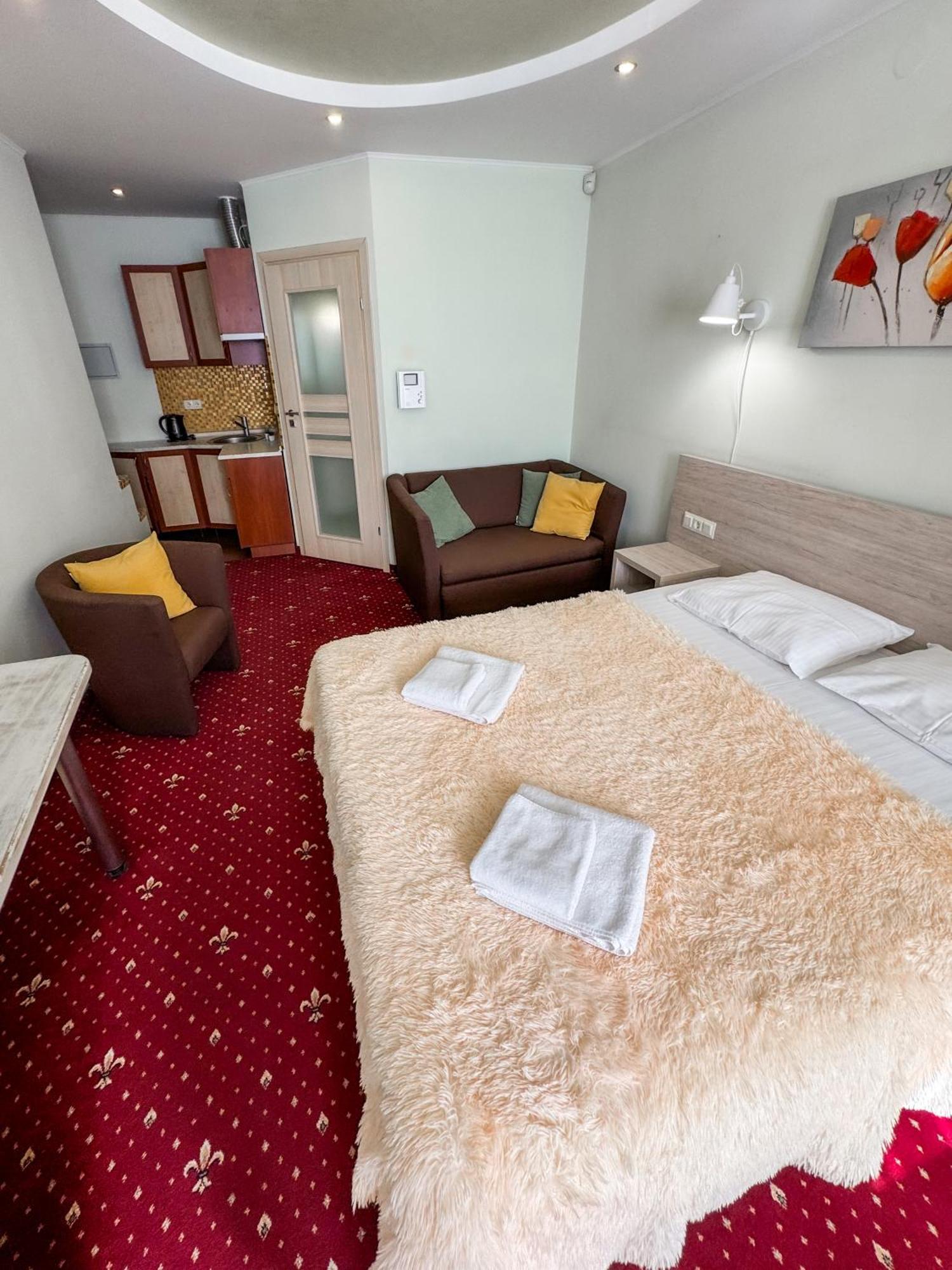 Apartments Deluxe Iwano-Frankiwsk Zewnętrze zdjęcie