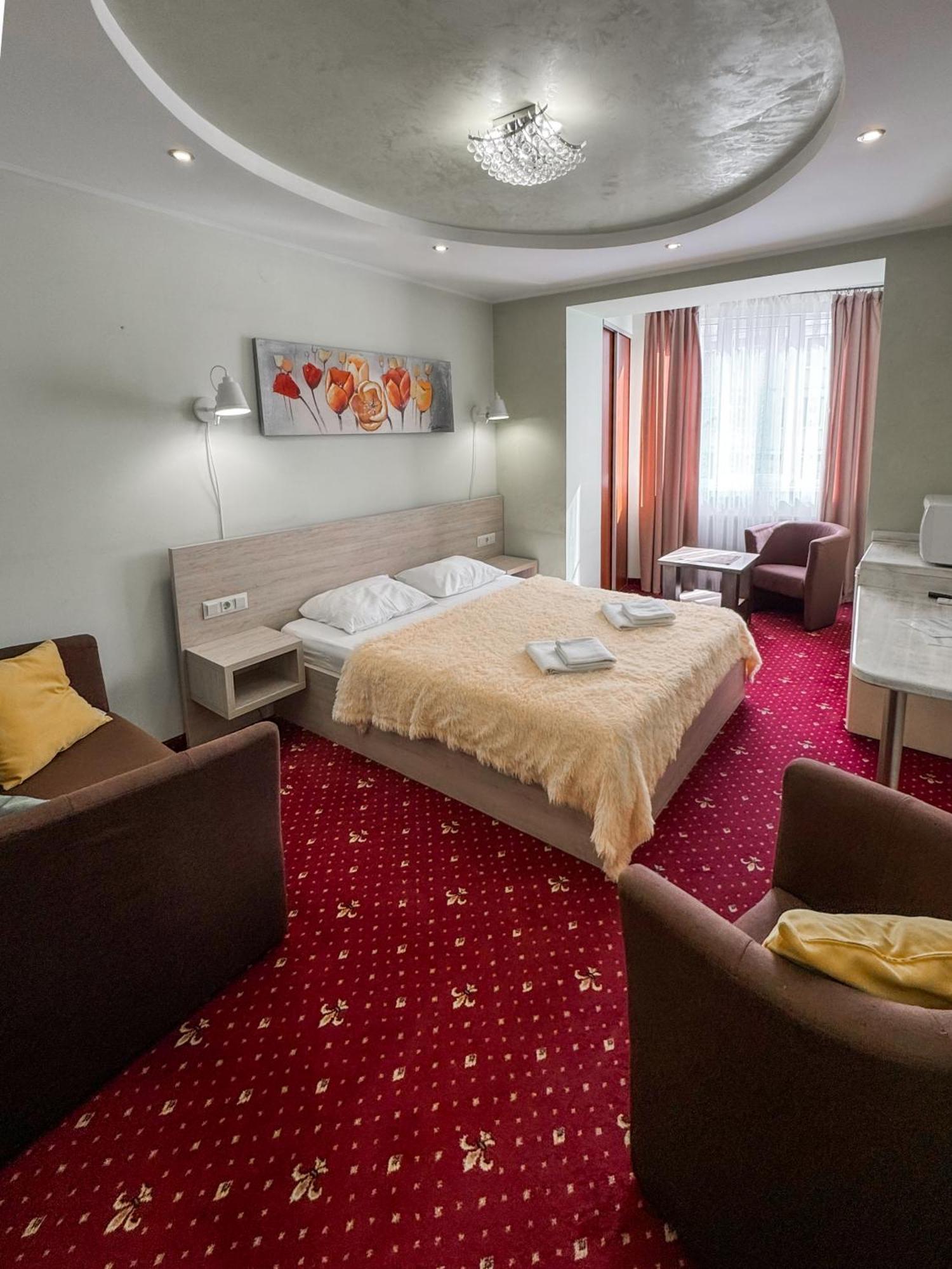 Apartments Deluxe Iwano-Frankiwsk Zewnętrze zdjęcie