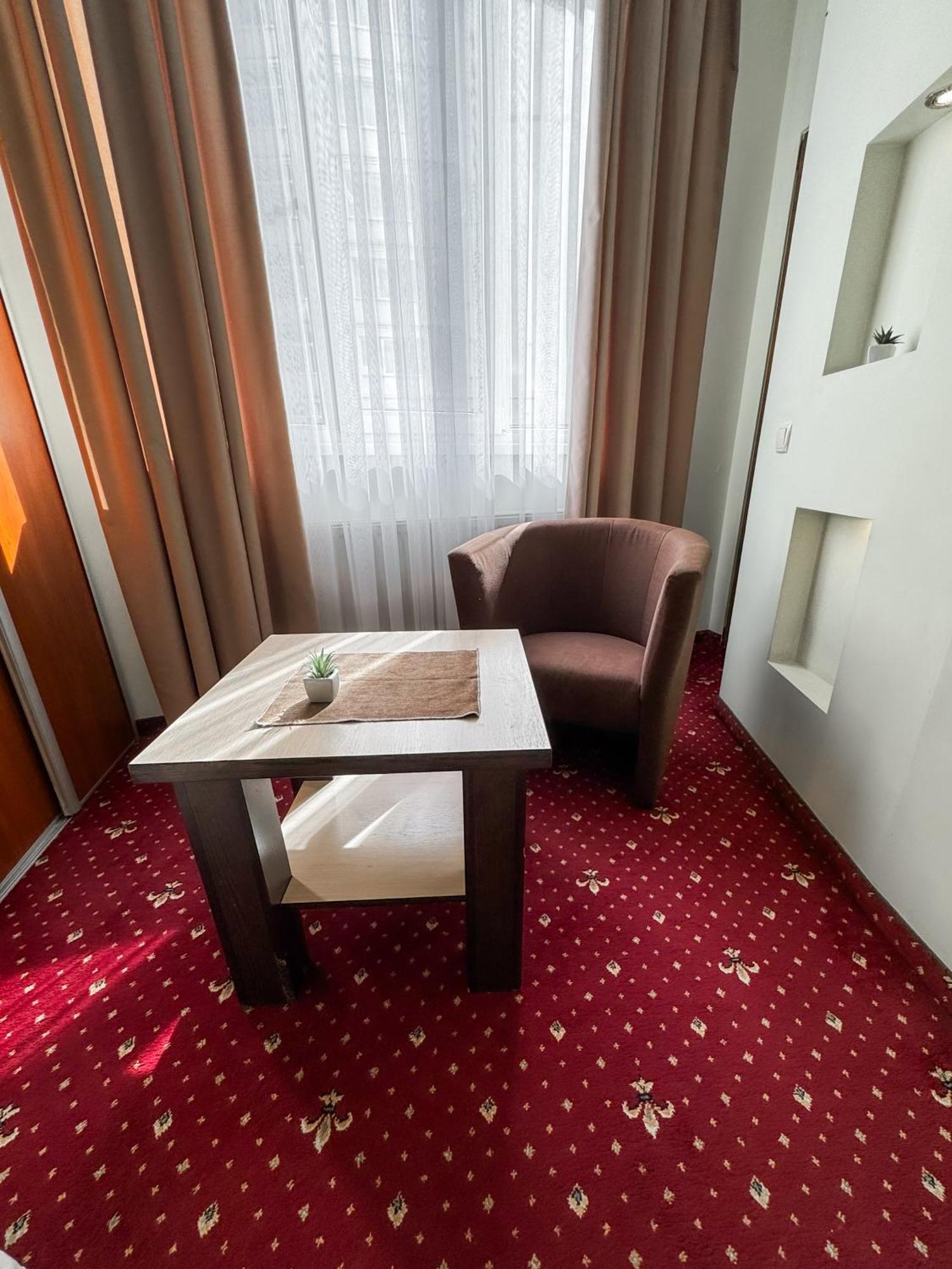Apartments Deluxe Iwano-Frankiwsk Zewnętrze zdjęcie