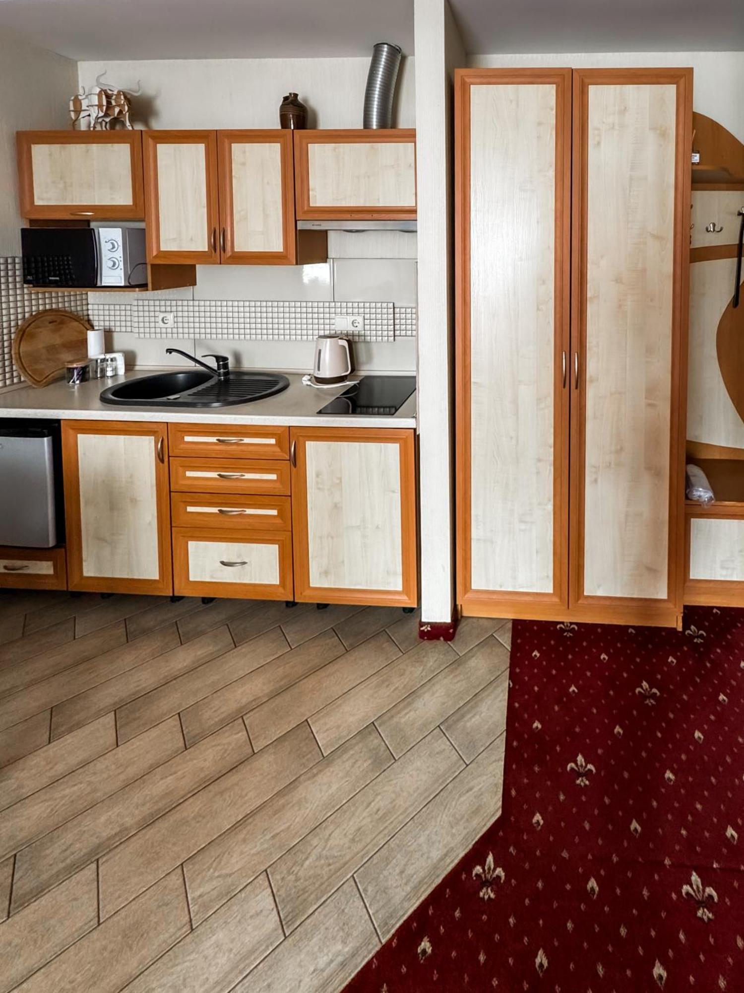 Apartments Deluxe Iwano-Frankiwsk Zewnętrze zdjęcie