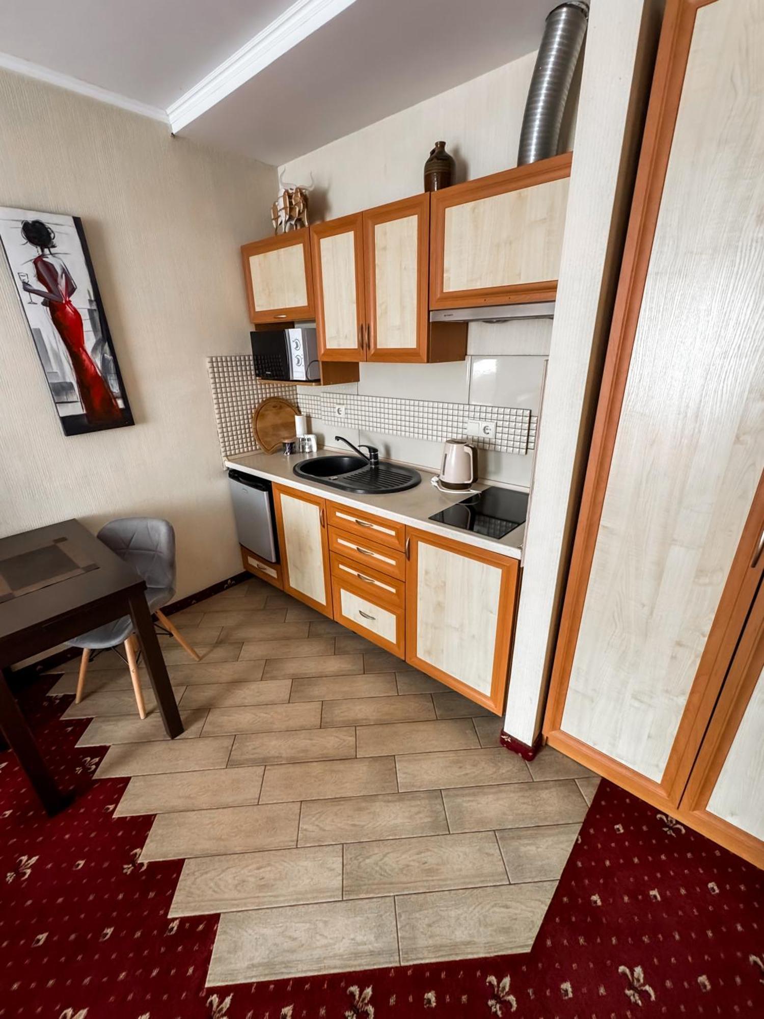 Apartments Deluxe Iwano-Frankiwsk Zewnętrze zdjęcie