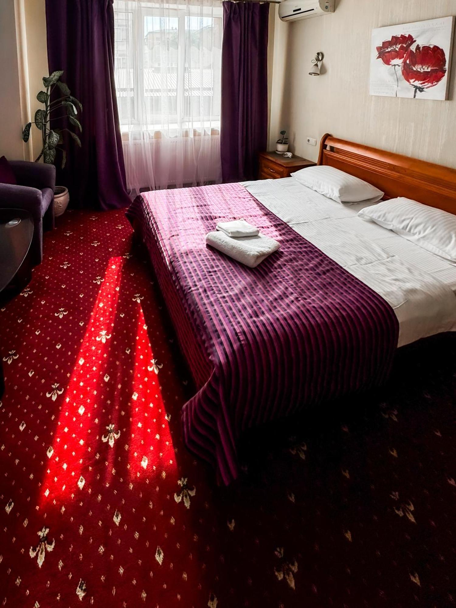 Apartments Deluxe Iwano-Frankiwsk Zewnętrze zdjęcie